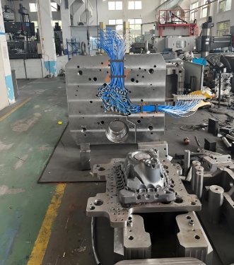 Automotive Injection Molds Automotive Injection Molds