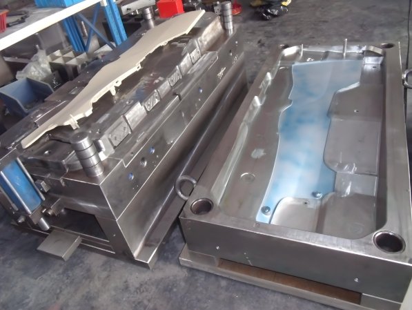 Automotive Injection Molds Automotive Injection Molds
