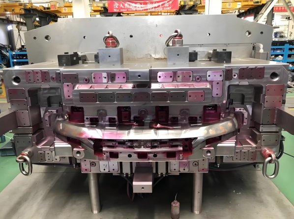 Automotive Injection Molds Automotive Injection Molds