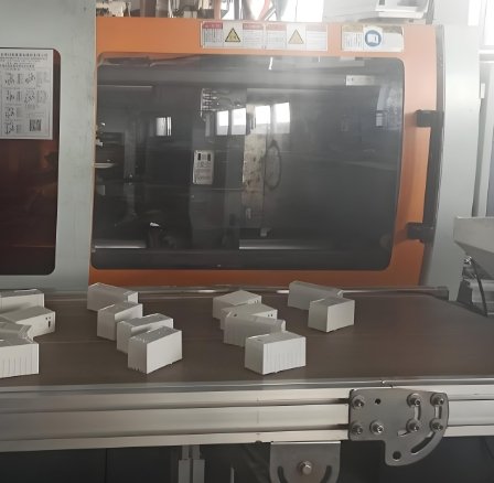 Electronic Injection Molding Electronic Injection Molding