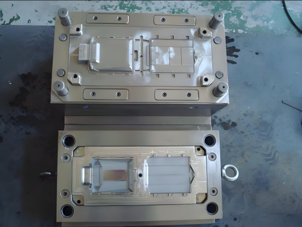 Electronic Injection Molding Electronic Injection Molding
