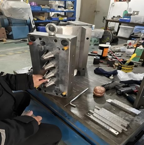 Electronic Injection Molding Electronic Injection Molding